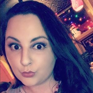 Meet your Posher, Jillian